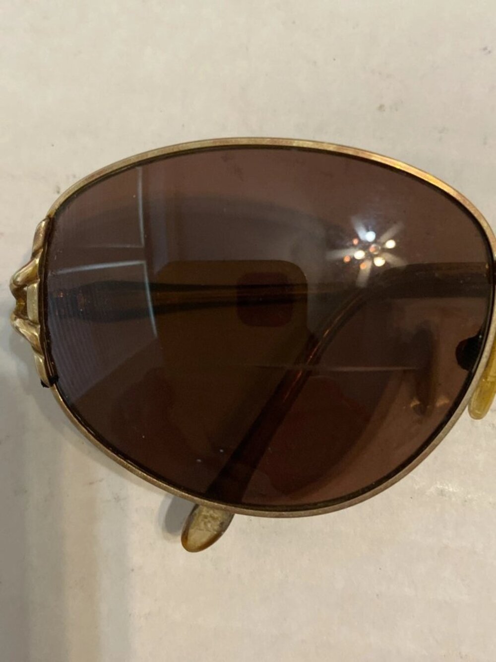 VTG 1990s Helen Oval Gold Tone Sunglasses w Tortoise Shell Arms - Picture 3 of 8